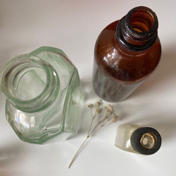 🎀 VINTAGE 🎀 1940s Set of Three Vintage Bottles Found in the Sea - Picture 5 of 11